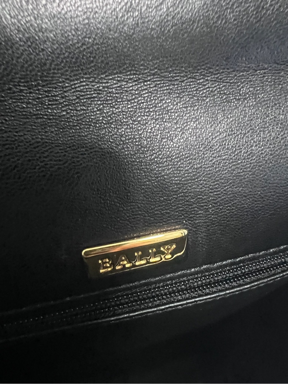 Preloved Vintage Bally Black Quilted Top-Handle Women's Bag with Gold Hardware - Picture 14 of 16